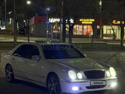 Mercedes-Benz E 320 2000 года за 4 200 000 тг. в Атырау – фото 2