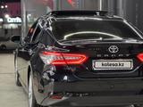 Toyota Camry 2018 года за 15 200 000 тг. в Шымкент – фото 3