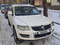 Volkswagen Touareg 2007 года за 6 990 000 тг. в Алматы – фото 3