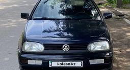 Volkswagen Golf 1994 года за 1 900 000 тг. в Алматы