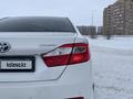 Toyota Camry 2014 года за 9 300 000 тг. в Актобе – фото 4