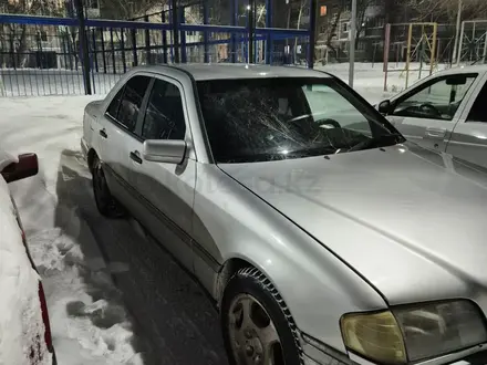 Mercedes-Benz C 220 1994 года за 2 200 000 тг. в Караганда