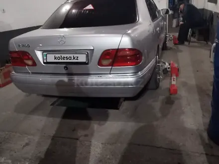 Mercedes-Benz E 280 1996 года за 4 000 000 тг. в Шымкент – фото 2