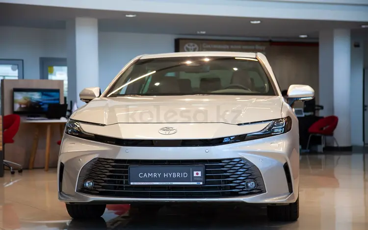 Toyota Camry Luxe eCVT 2026 годаүшін24 190 000 тг. в Алматы
