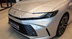 Toyota Camry Luxe eCVT 2026 годаүшін24 190 000 тг. в Алматы – фото 4