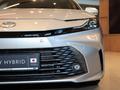Toyota Camry Luxe eCVT 2026 годаүшін24 190 000 тг. в Алматы – фото 2
