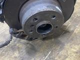 Задняя ступица в сборе с кулаком приводом и тормозным диском бмв х 5 е 53 за 10 000 тг. в Алматы – фото 2