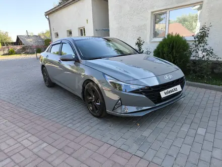 Hyundai Elantra 2021 года за 8 200 000 тг. в Алматы