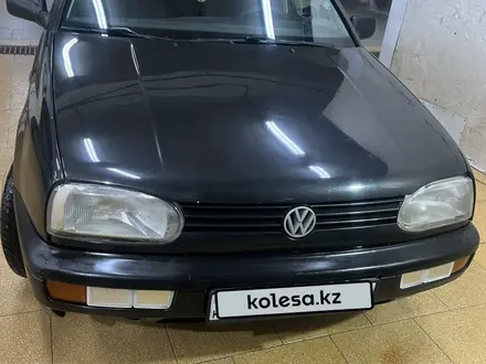 Volkswagen Golf 1993 года за 1 800 000 тг. в Астана – фото 2