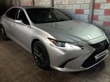 Lexus ES 300h 2019 года за 20 000 000 тг. в Алматы