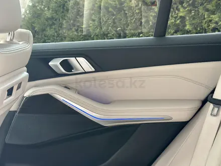 BMW X5 2019 года за 30 000 000 тг. в Алматы – фото 14