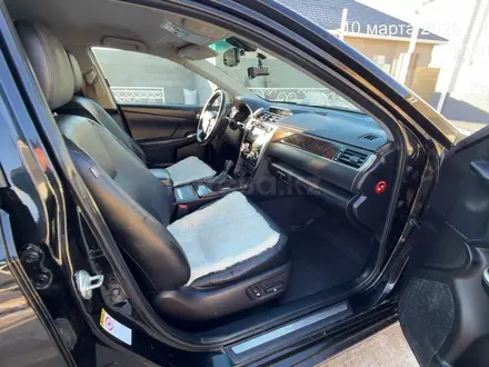 Toyota Camry 2014 года за 9 500 000 тг. в Атырау – фото 12