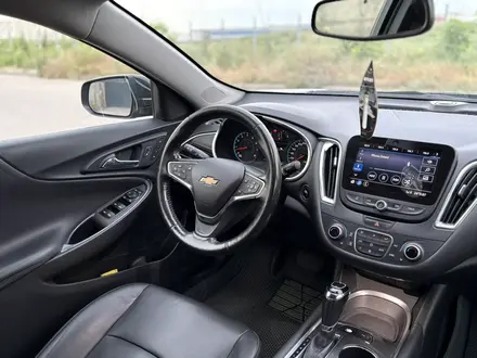 Chevrolet Malibu 2020 года за 8 200 000 тг. в Алматы – фото 14