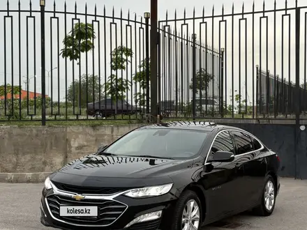 Chevrolet Malibu 2020 года за 8 200 000 тг. в Алматы – фото 2