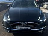 Hyundai Sonata 2020 годаfor11 600 000 тг. в Астана – фото 2