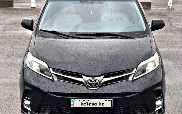 Toyota Sienna 2018 года за 14 300 000 тг. в Уральск