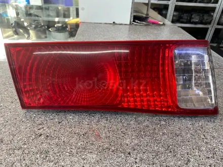 Задние фонари в крышку на Toyota Camry 25. Оригинал за 13 000 тг. в Караганда – фото 2