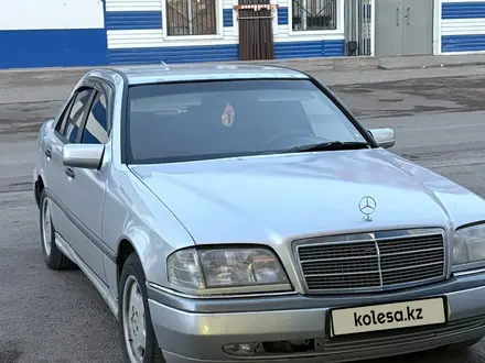 Mercedes-Benz C 200 1995 года за 1 700 000 тг. в Караганда – фото 4