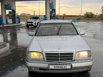 Mercedes-Benz C 200 1995 года за 1 700 000 тг. в Караганда – фото 5