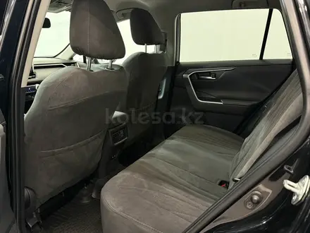 Toyota RAV4 Prestige 2020 года за 13 490 000 тг. в Астана – фото 11