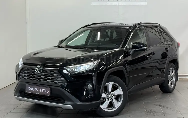Toyota RAV4 Prestige 2020 года за 13 490 000 тг. в Астана