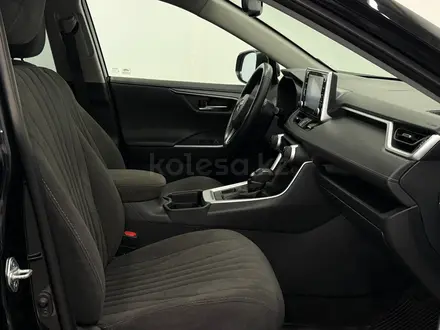 Toyota RAV4 Prestige 2020 года за 13 490 000 тг. в Астана – фото 6