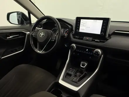 Toyota RAV4 Prestige 2020 года за 13 490 000 тг. в Астана – фото 13
