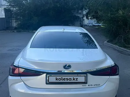 Lexus ES 250 2021 года за 22 500 000 тг. в Астана – фото 4