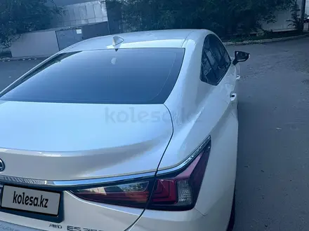 Lexus ES 250 2021 года за 22 500 000 тг. в Астана – фото 6