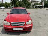 Mercedes-Benz C 200 2002 года за 2 800 000 тг. в Алматы – фото 2