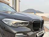 BMW X5 2019 года за 27 500 000 тг. в Алматы – фото 2