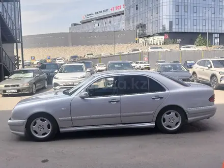 Mercedes-Benz E 320 1998 года за 3 200 000 тг. в Алматы