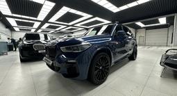 BMW X5 2018 года за 28 000 000 тг. в Алматы – фото 2