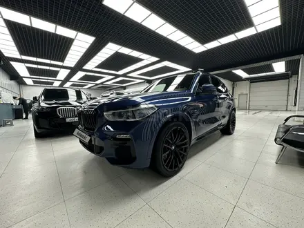 BMW X5 2018 года за 28 000 000 тг. в Алматы – фото 2