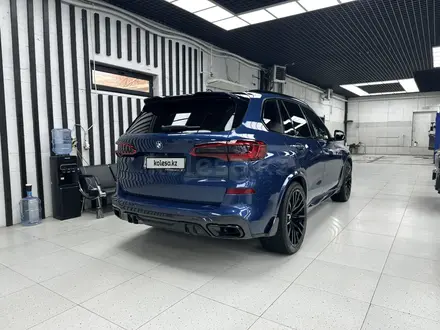 BMW X5 2018 года за 28 000 000 тг. в Алматы – фото 3