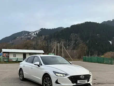 Hyundai Sonata 2021 года за 11 200 000 тг. в Алматы