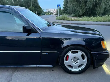 Mercedes-Benz E 220 1994 года за 2 700 000 тг. в Усть-Каменогорск – фото 3