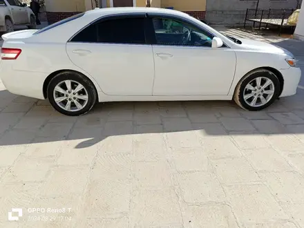 Toyota Camry 2011 года за 6 100 000 тг. в Жанаозен – фото 2