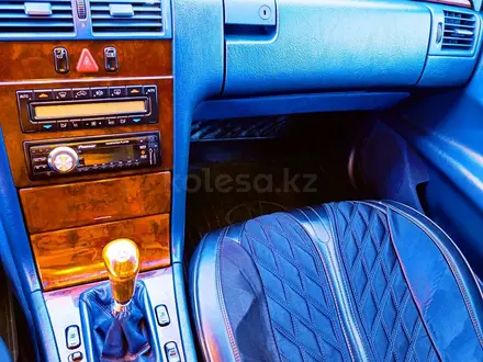 Mercedes-Benz E 200 1998 года за 4 700 000 тг. в Астана – фото 62