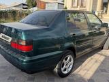 Volkswagen Vento 1995 года за 1 550 000 тг. в Алматы – фото 4