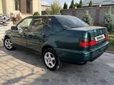 Volkswagen Vento 1995 года за 1 550 000 тг. в Алматы – фото 3