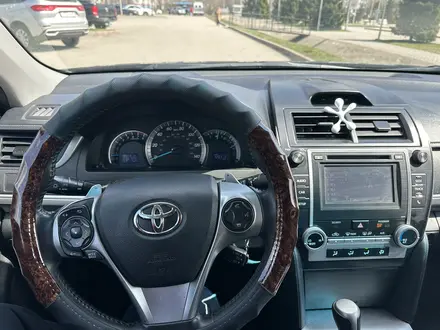 Toyota Camry 2014 года за 8 800 000 тг. в Алматы – фото 9