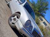 Mercedes-Benz E 200 1999 годаүшін2 450 000 тг. в Костанай