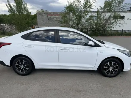 Hyundai Accent 2022 года за 7 600 000 тг. в Костанай – фото 2