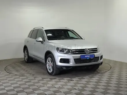 Volkswagen Touareg 2010 года за 8 200 000 тг. в Алматы – фото 3
