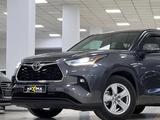 Toyota Highlander 2022 года за 25 990 000 тг. в Шымкент