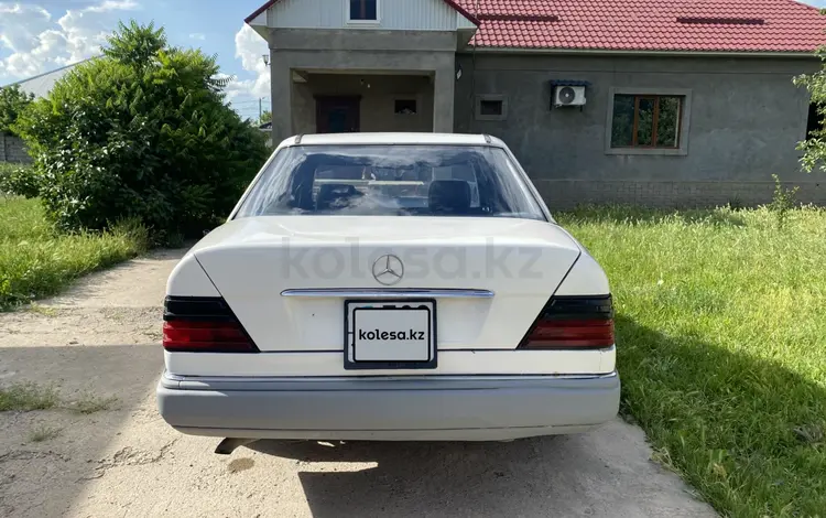 Mercedes-Benz E 200 1994 года за 950 000 тг. в Шымкент