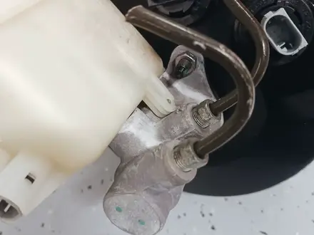 Тормозной вакуум Toyota Sequoia в сборе 44610-0C041 за 100 000 тг. в Алматы – фото 4