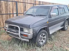 Nissan Terrano, 1995