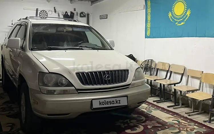 Lexus RX 300 1999 годаfor4 200 000 тг. в Актау